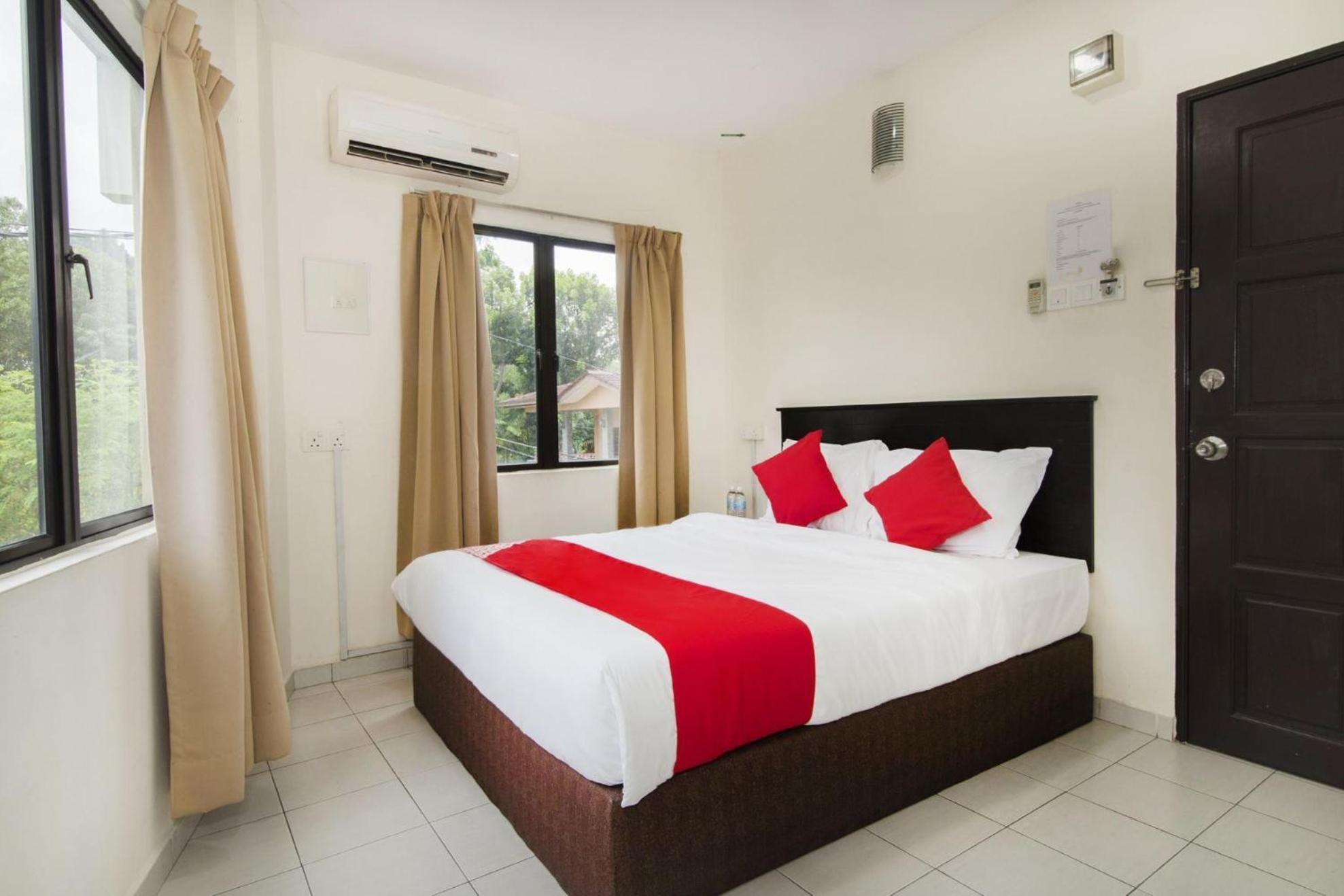 Oyo 91130 Hotel 91 Bukit Mewah カジャン エクステリア 写真