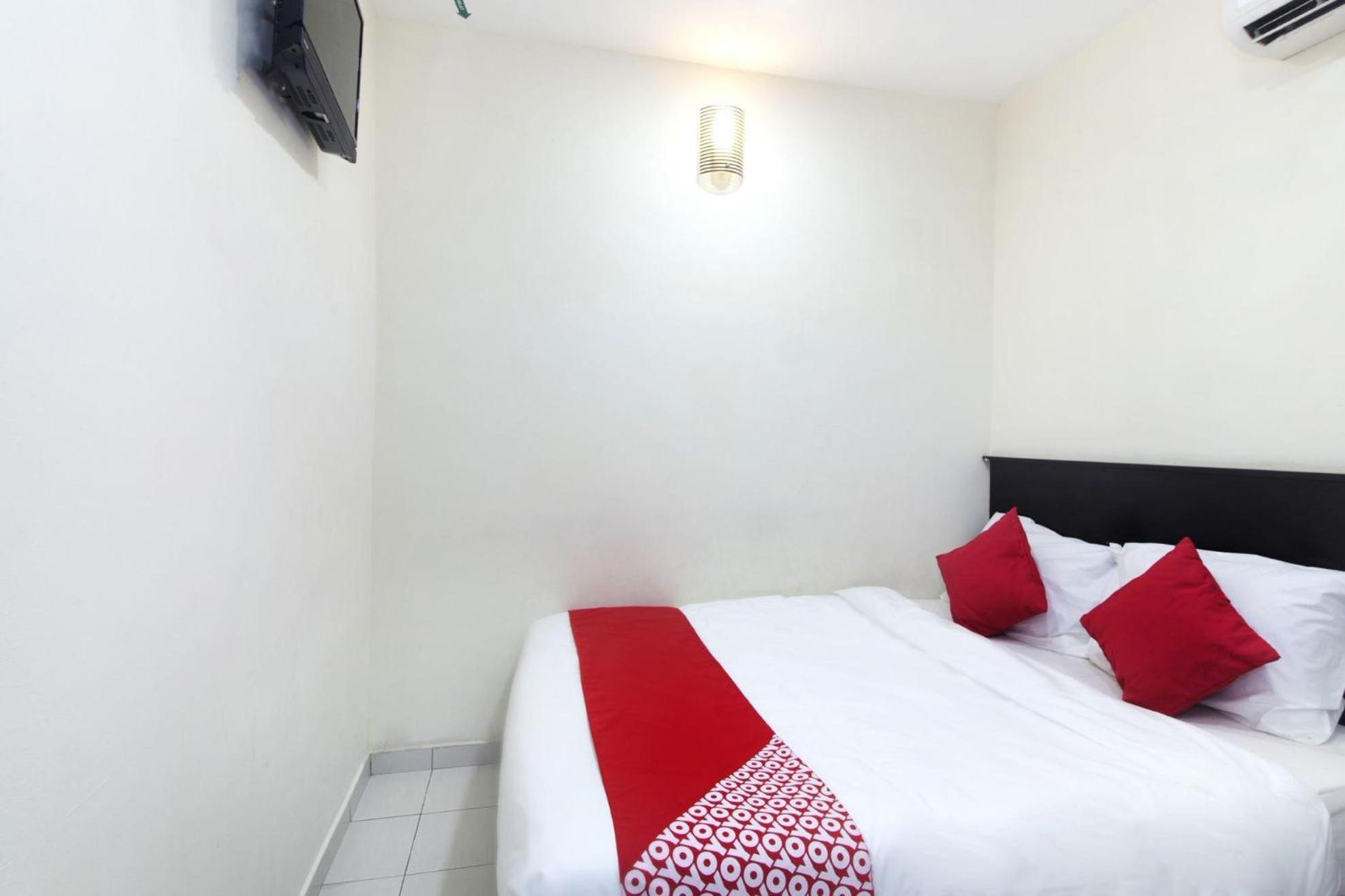 Oyo 91130 Hotel 91 Bukit Mewah カジャン エクステリア 写真